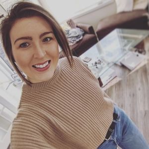 Meet your Posher, Caitlen